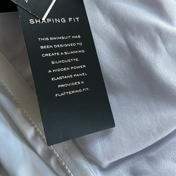 LAUREN RALPH LAUREN STRIPED ONE SHOULDER
ONE PIECE SWIMWEAR. - Picture 14 of 16